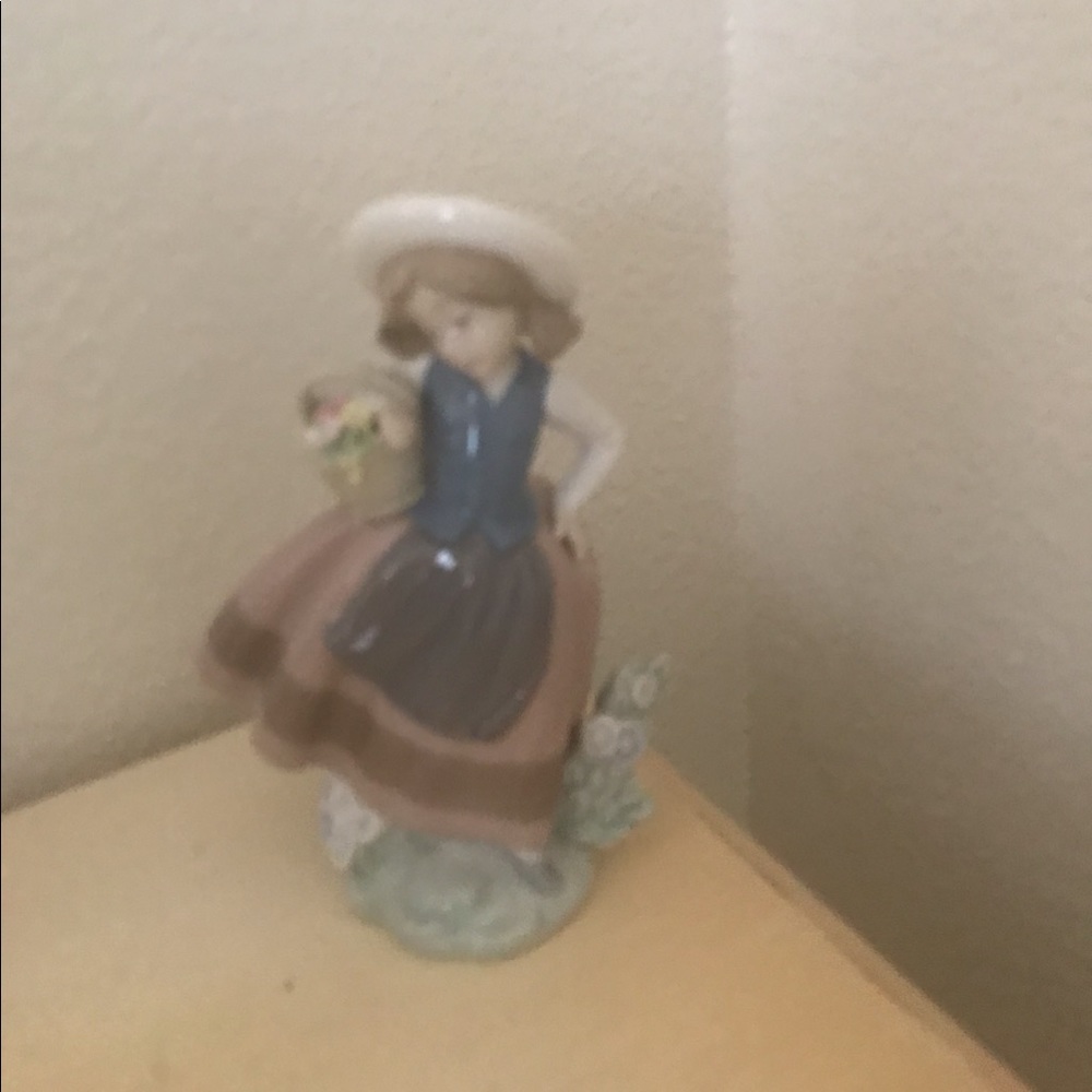 Lladro Porcelain Figurine